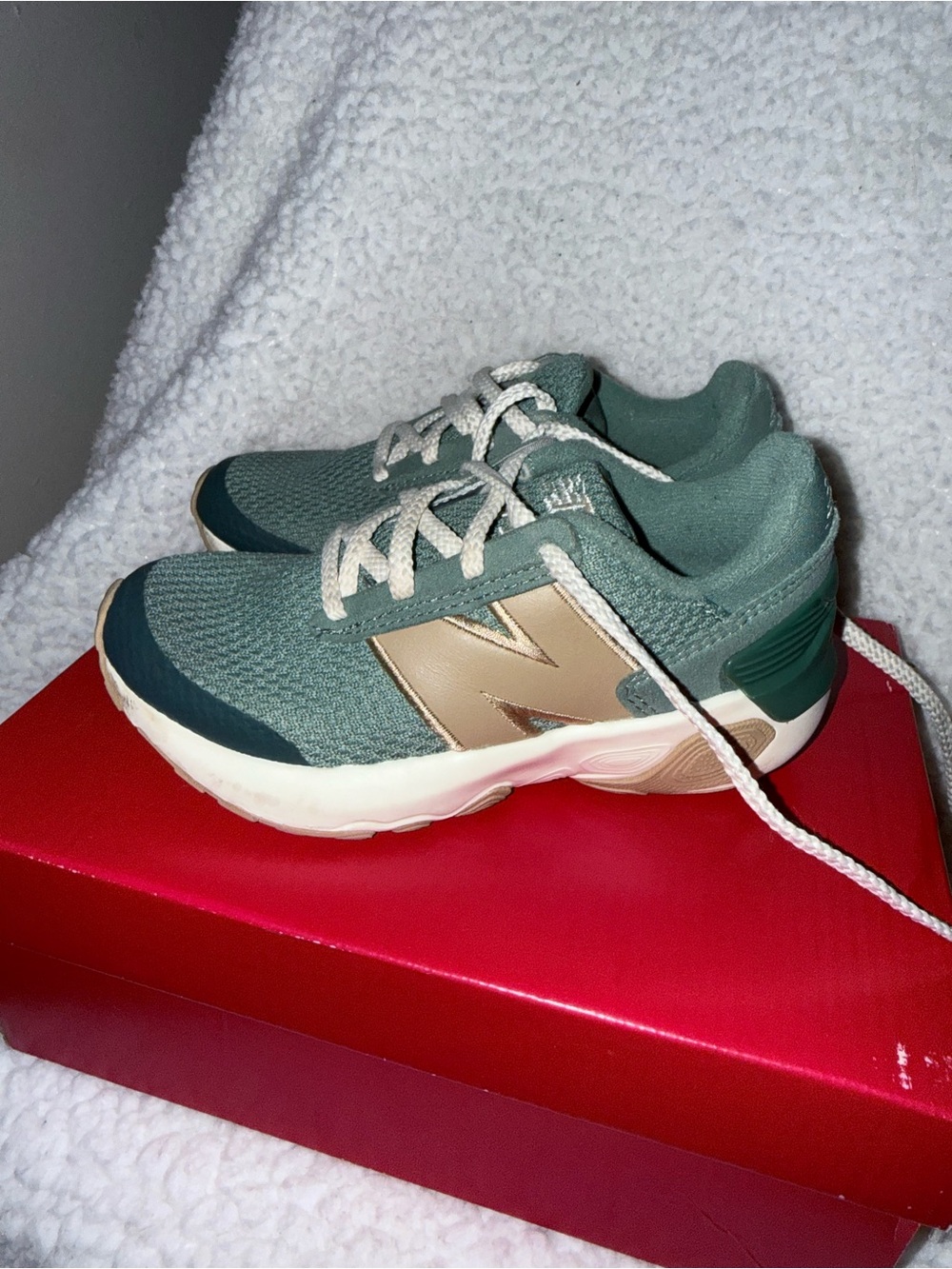 New Balance Kids' Green Athletic Sneakers, Size 11